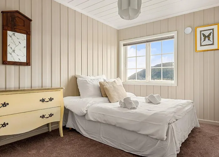 Dinbnb Homes I Luxury With Hot Tub & Views Villa *