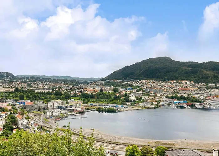 Dinbnb Homes I Luxury With Hot Tub & Views