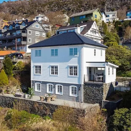 Dinbnb Homes I Luxury With Hot Tub & Views