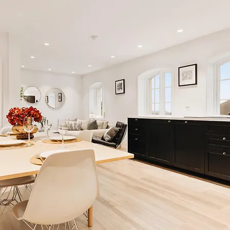 Dinbnb Homes I Luxury With Hot Tub & Views