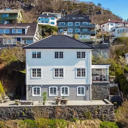 Dinbnb Homes I Luxury With Hot Tub & Views