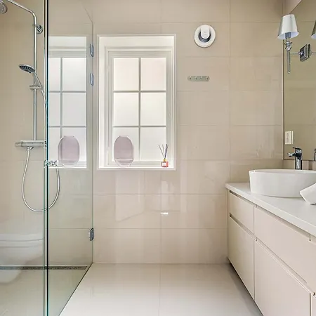 Dinbnb Homes I Luxury With Hot Tub & Views * Bergen