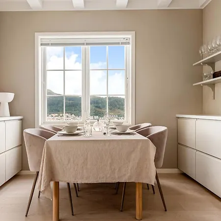 Dinbnb Homes I Luxury With Hot Tub & Views * Bergen