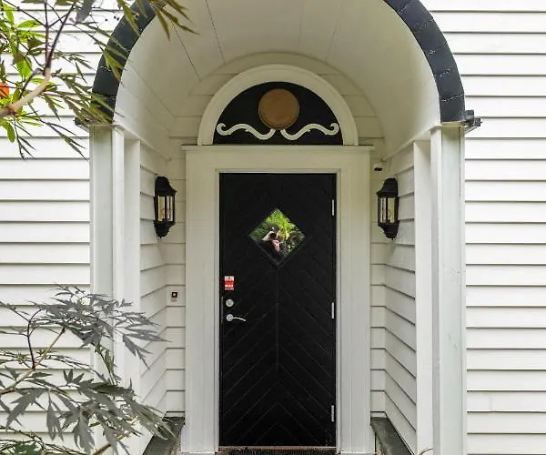 Dinbnb Homes I Luxury With Hot Tub & Views Villa