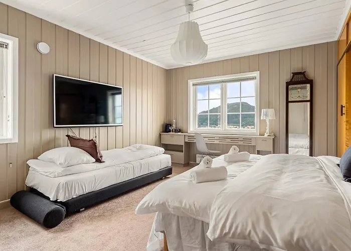 Dinbnb Homes I Luxury With Hot Tub & Views برغن