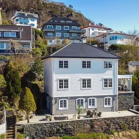 Dinbnb Homes I Luxury With Hot Tub & Views Вилла Берген