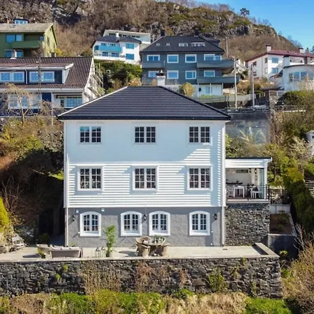 Вилла Dinbnb Homes I Luxury With Hot Tub & Views *