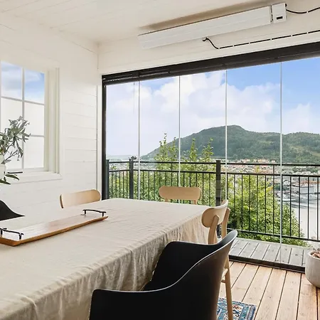 Dinbnb Homes I Luxury With Hot Tub & Views Берген