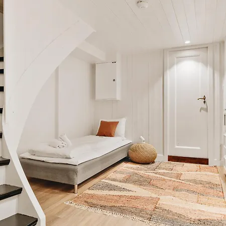 Вилла Dinbnb Homes I Luxury With Hot Tub & Views Берген